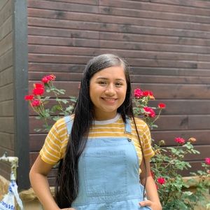 Meet your Posher, Estefanie